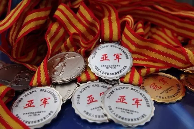 曼联开启M费转会谈判！西汉姆必须出售却不降价，拉爵欲卖奥纳纳筹钱